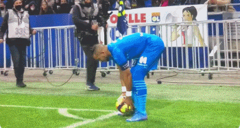 欧冠第6轮战报：阿森纳全胜领跑，拜仁国米等豪强分列前八（欧冠第6轮综述：阿森纳全胜登顶，拜仁国米等豪门占据前八）