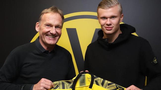 深圳青年人瞄准云南玉昆外援，2026冲超计划曝光（深圳青年人欲引进云南玉昆外援，2026冲超方案浮出水面）