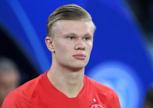 意天空：国米前锋博尼身患流感，将缺席对阵比萨的比赛（意大利天空体育：国米前锋博尼患流感，无缘对阵比萨之战）