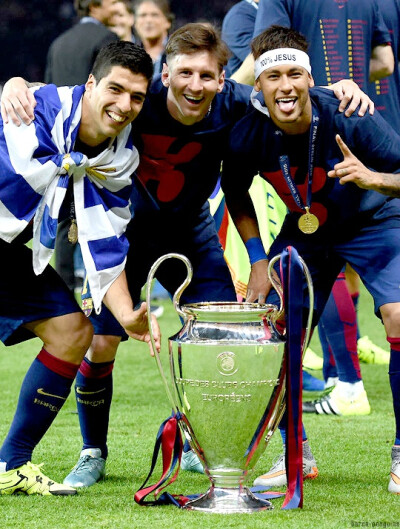 弗里克西甲场均积分2.36，执教50+场主帅中仅次于瓜帅和穆帅（弗里克西甲场均2.36分，50+场主帅中仅逊瓜迪奥拉与穆里尼奥）