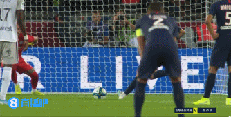 收获满满！大巴黎官方晒海报：6座冠军闪耀全场（满载荣誉！巴黎圣日耳曼发布海报：六座冠军奖杯耀眼全场）