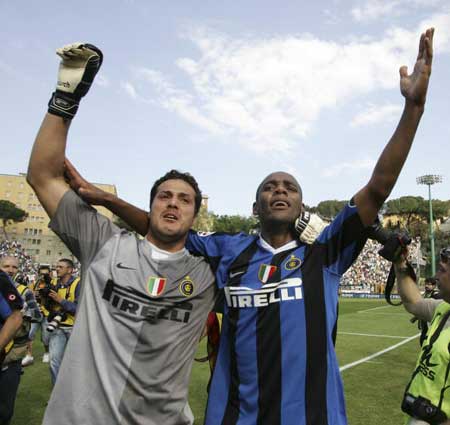 半场战报：博洛尼亚1-2克雷莫内塞，奥尔索利尼点射，瓦尔迪、帕耶罗破门（半场战况：博洛尼亚1-2暂落后克雷莫内塞，奥尔索利尼点球得分，瓦尔迪与帕耶罗破门）