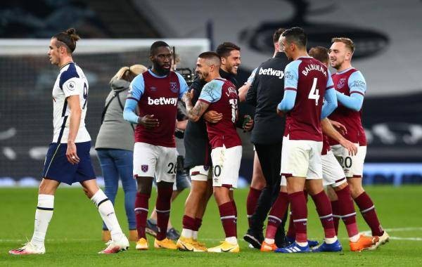 教滑雪也安排上了？还有什么是蔚来驾享小哥不会的吗！蔚来驾享服务用过的都说好！（滑雪教学都安排上了？蔚来驾享小哥无所不能，用过的人都点赞！）