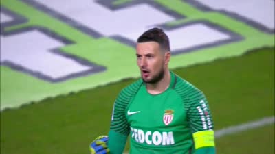 足球训练中如何提升爆发力？（提高足球爆发力的训练要点）