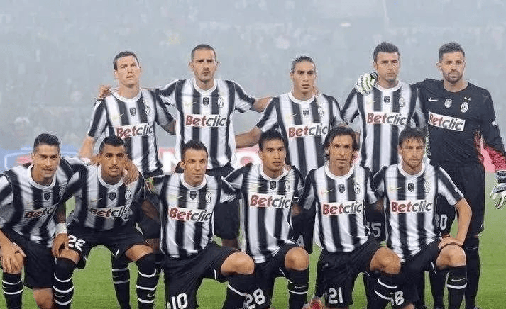 武汉三镇刚官宣邓涵文离队，就引发哄抢，三大热门下家各有胜算！（武汉三镇官宣邓涵文离队引爆争抢，三大热门下家各显胜算）