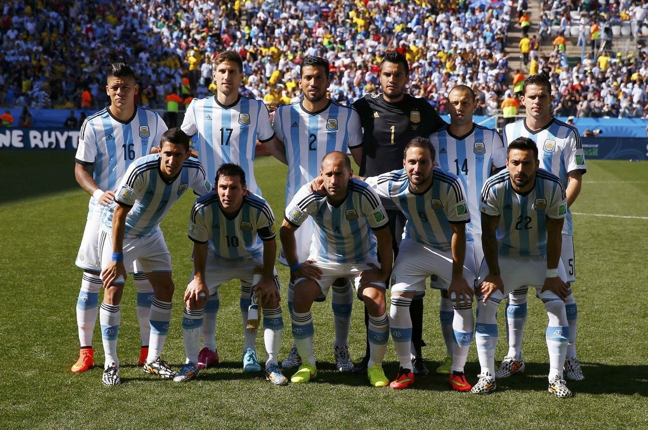 搞笑视频：足坛五大舞蹈排名，第一名猜猜看这是谁？（爆笑短片：盘点足坛五大神级舞步，冠军你绝对想不到！）