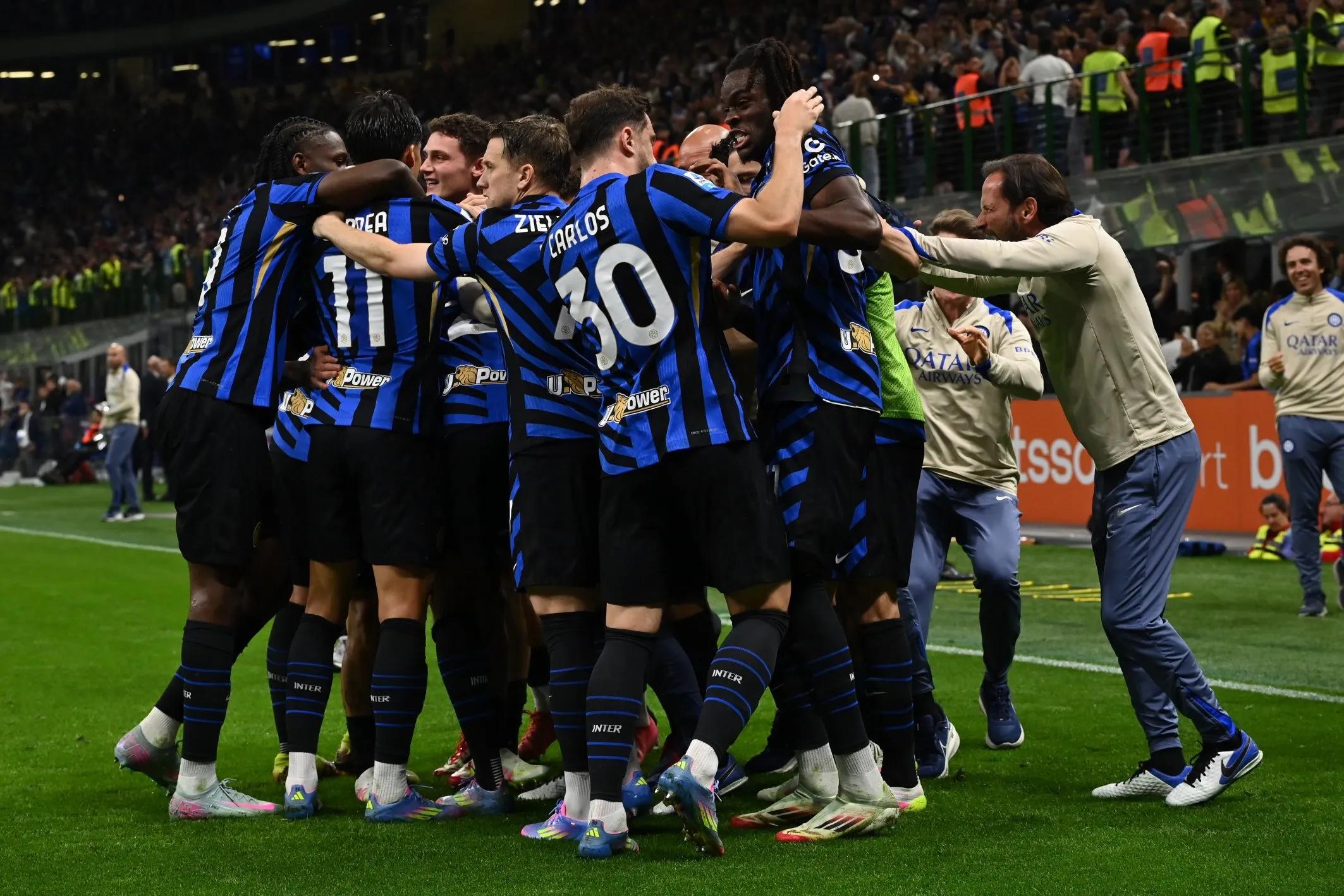 德劳伦蒂斯：孔蒂正带领球队重回正轨，球员也听从了他的指示（德劳伦蒂斯：孔蒂已让球队走上正轨，球员们在执行其部署）