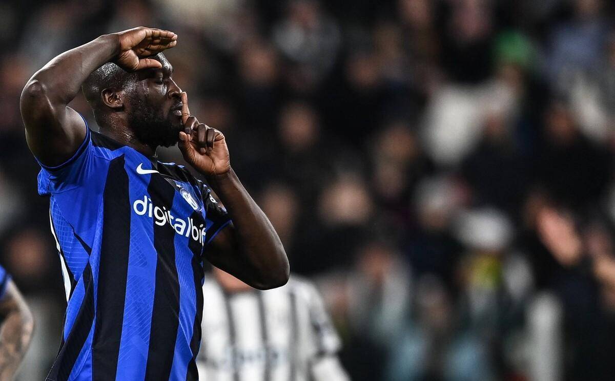 多纳鲁马身价上涨500万至4500万欧，领跑世界门将身价榜（多纳鲁马身价升至4500万欧，涨500万登顶全球门将身价榜）